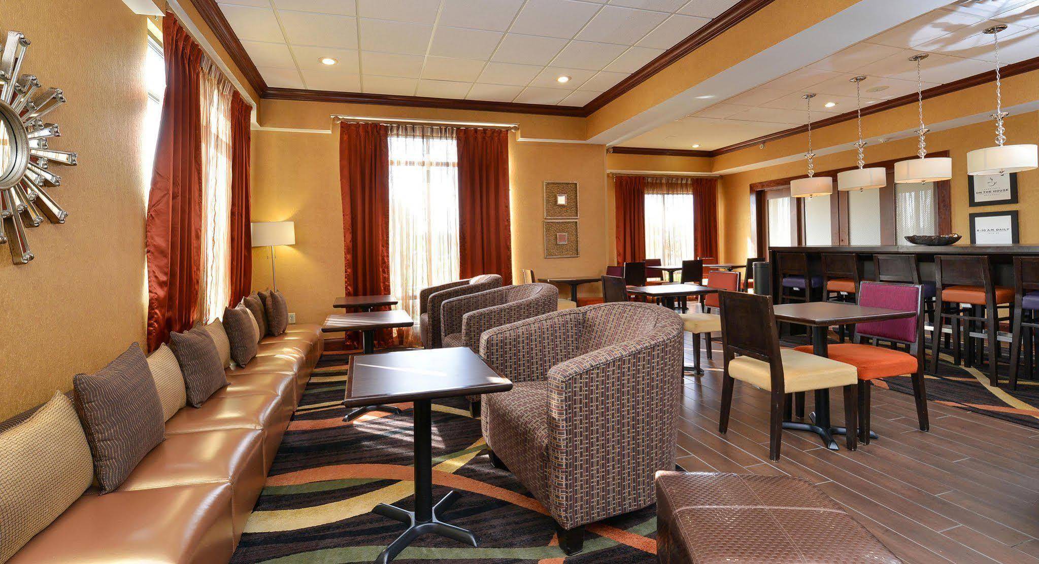 Hampton Inn Keokuk Экстерьер фото