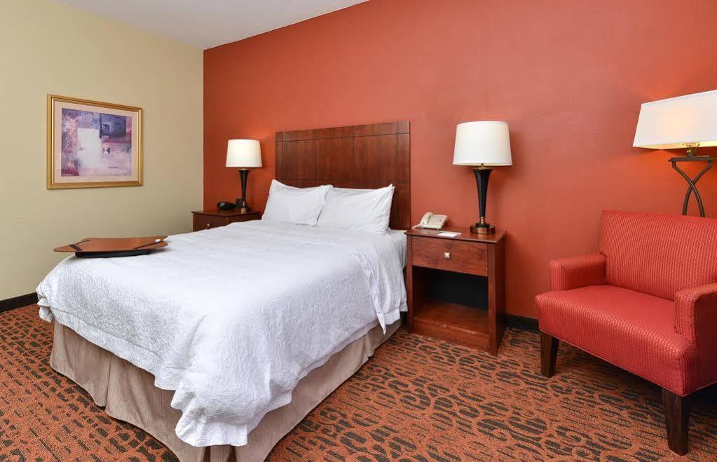 Hampton Inn Keokuk Экстерьер фото