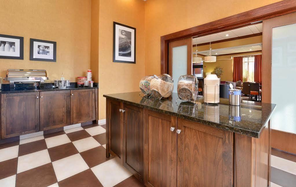 Hampton Inn Keokuk Экстерьер фото