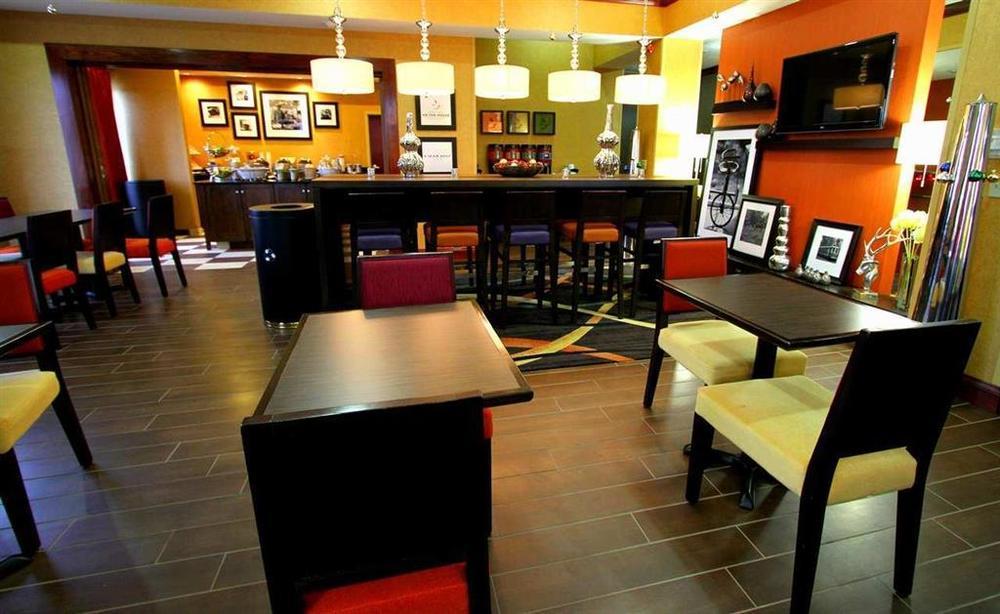 Hampton Inn Keokuk Экстерьер фото